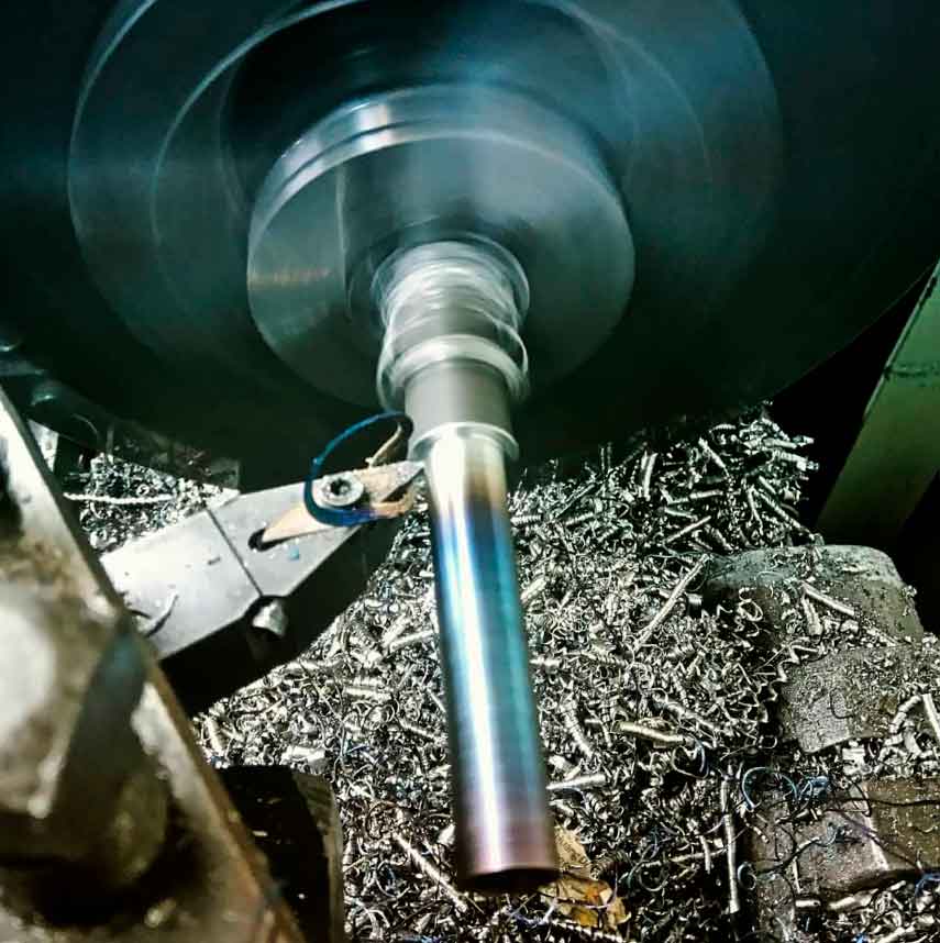 Tornería de conexiones de alto voltaje