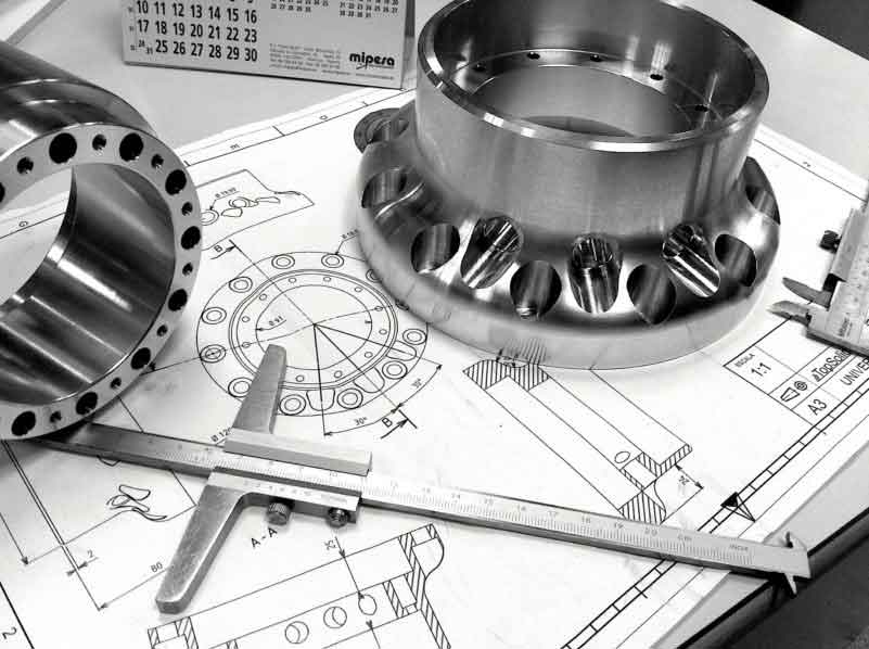 Tornería de aluminio para piezas de alta tensión.